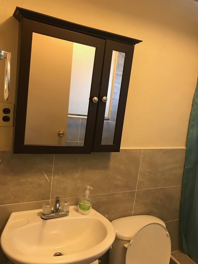 1 Bedroom / 1 Bath . Private Apt. Free Wifi, Interent & Parking Sinajana ภายนอก รูปภาพ